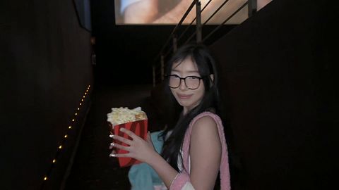 I invited my friend to the movies and let me make her a creampie